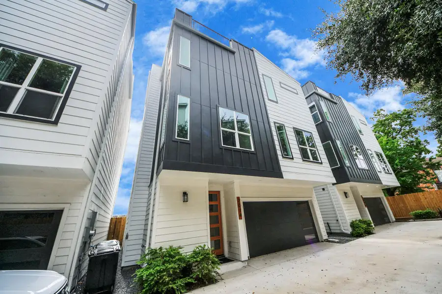 2014 Blodgett Street 2014 Blodgett Street