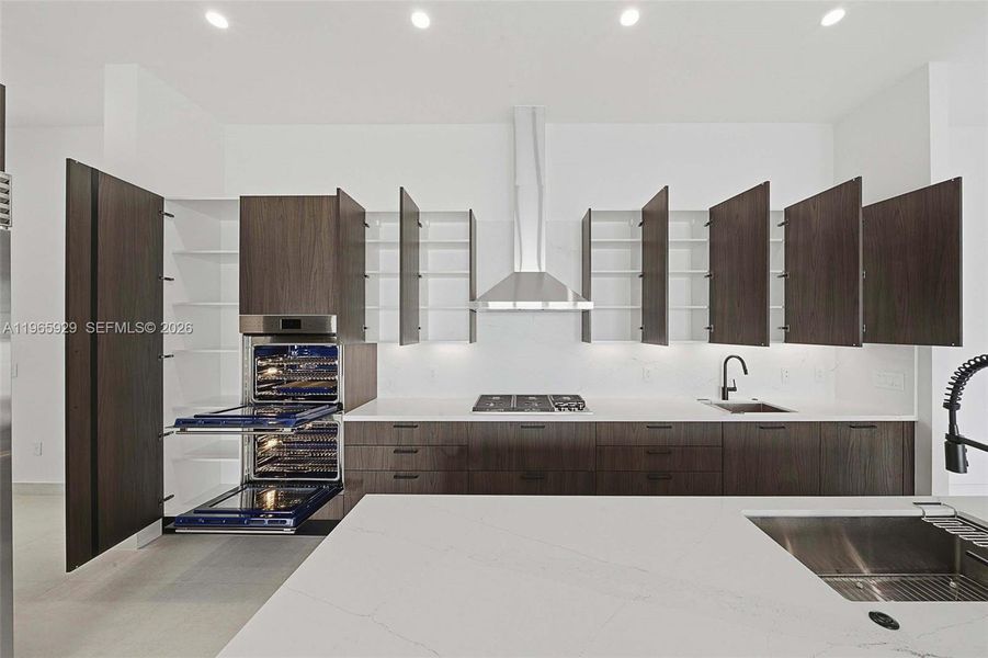 Furnished interior view inside a new home in , Hollywood (Image 42).