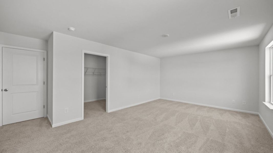 Spacious, unfurnished interior of a new home in East Ridge, Ayden (Image 27).