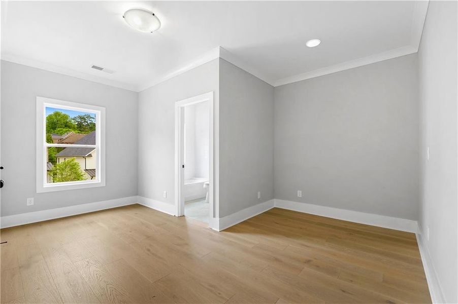 Spacious, unfurnished interior of a new home in , Brookhaven (Image 52).