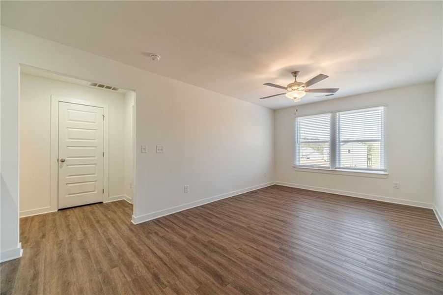 Spacious, unfurnished interior of a new home in Alcovy Estates, Monroe (Image 15).