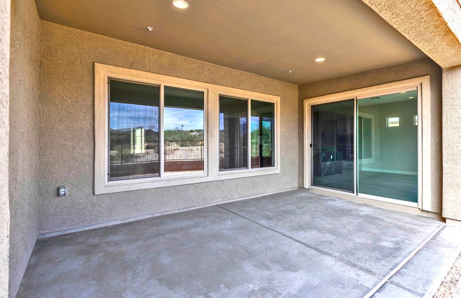 Exterior details and patio area of a home in Vistoso Canyon Estates, Oro Valley (Image 19).