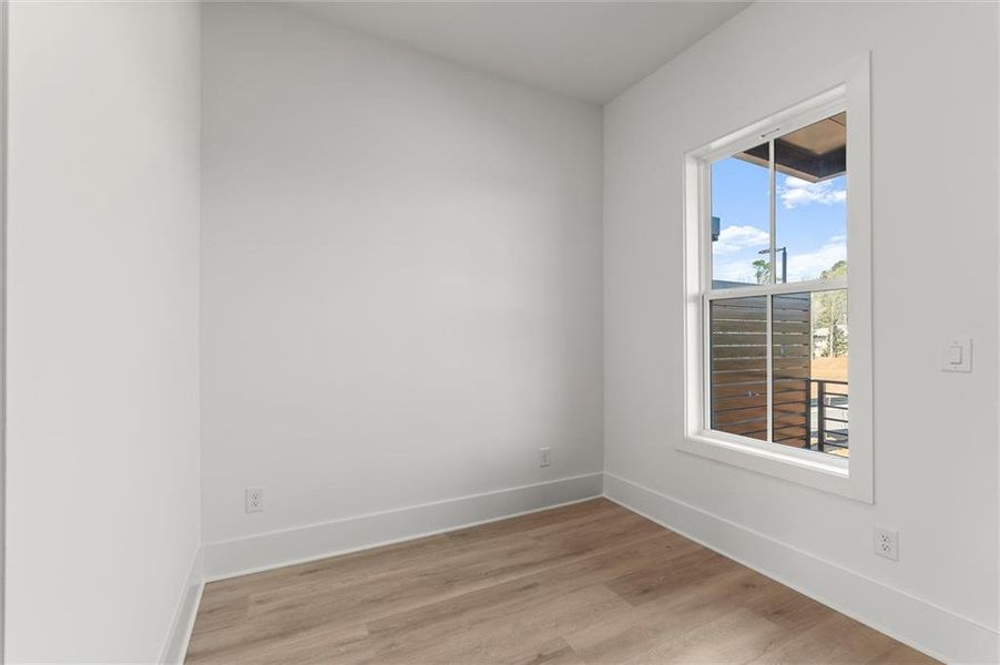 Spacious, unfurnished interior of a new home in , Alpharetta (Image 21).