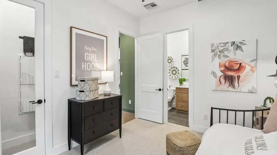 Representative furnished interior of a home built from the Lauren by Chesmar Homes in Audubon, Magnolia (Image 24).