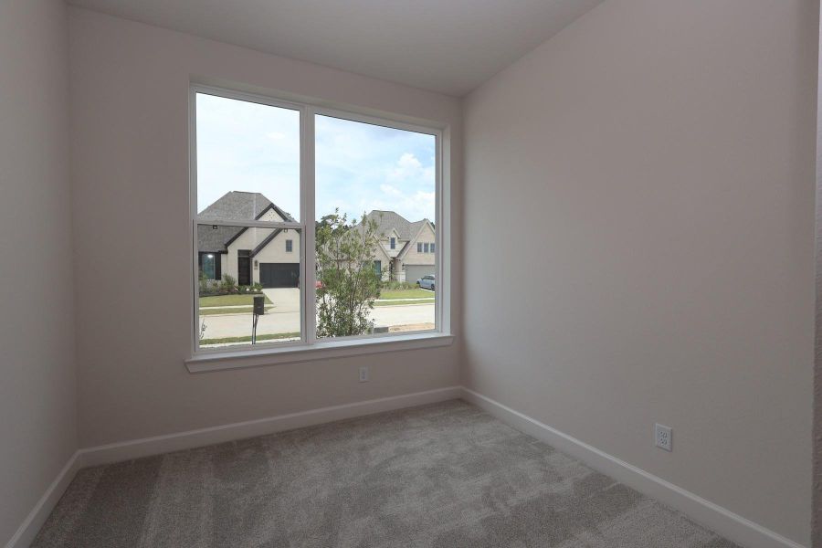 Spacious, unfurnished interior of a new home in ARTAVIA - Reserve Collection, Conroe (Image 5).