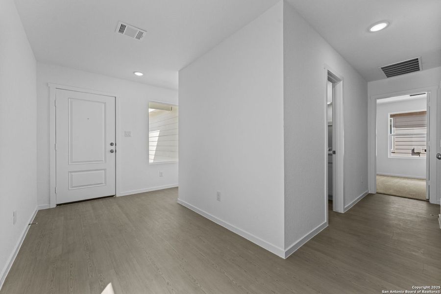 Spacious, unfurnished interior of a new home in , New Braunfels (Image 23).