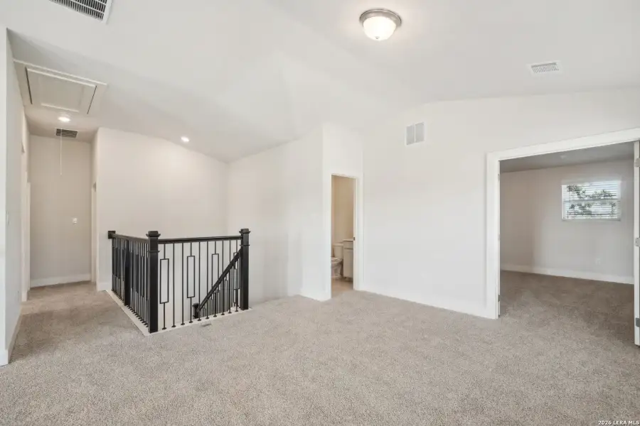 Spacious, unfurnished interior of a new home in , San Antonio (Image 14).