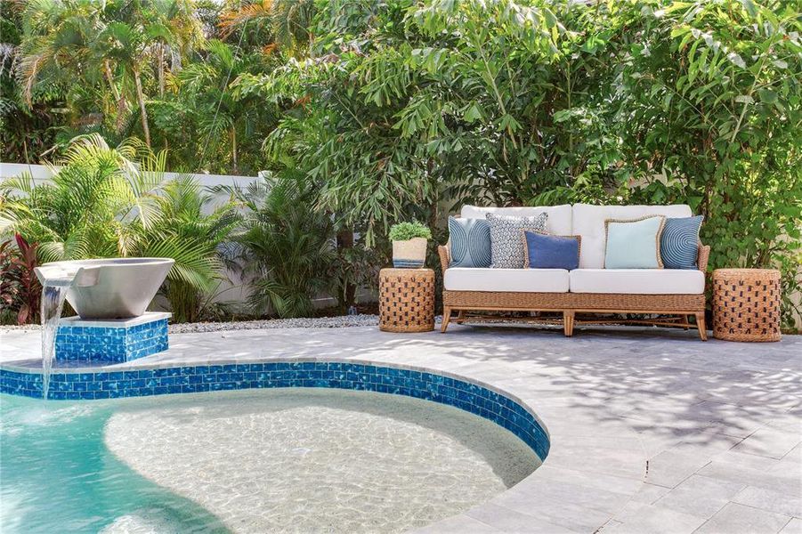 Exterior details and patio area of a home in , Gulfport (Image 28).