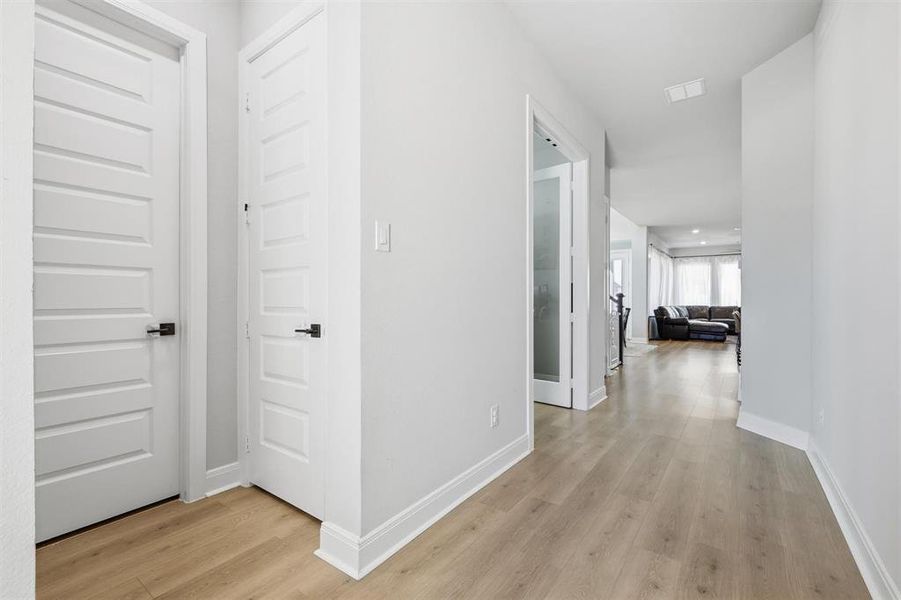 Spacious, unfurnished interior of a new home in , Northlake (Image 22).