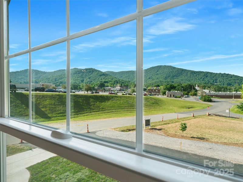 Exterior details and patio area of a home in , Burnsville (Image 15).