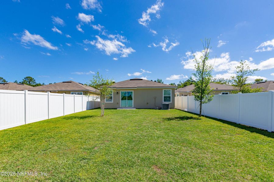 Exterior details and patio area of a home in , Green Cove Springs (Image 3).