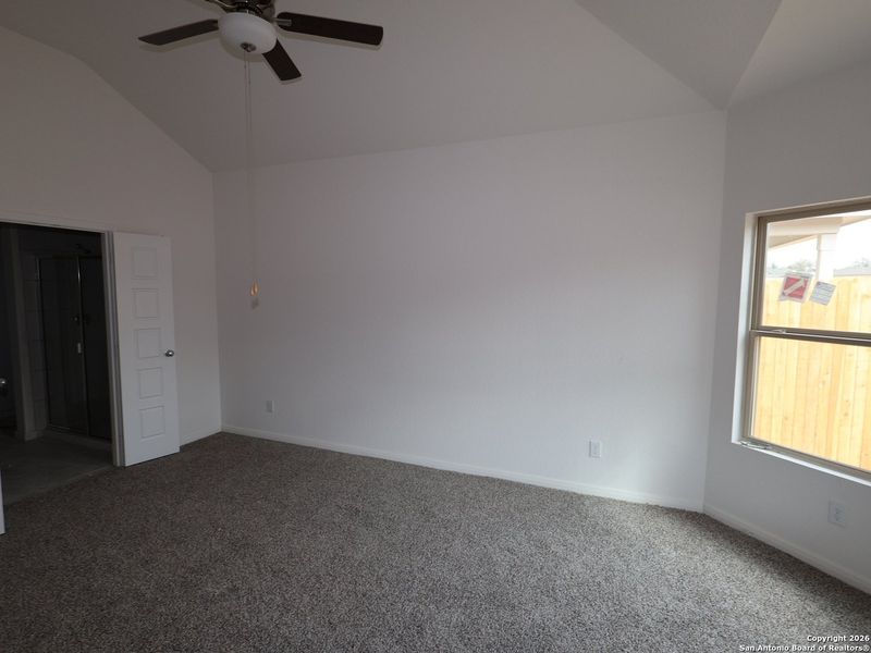 Spacious, unfurnished interior of a new home in Agave, San Antonio (Image 17).