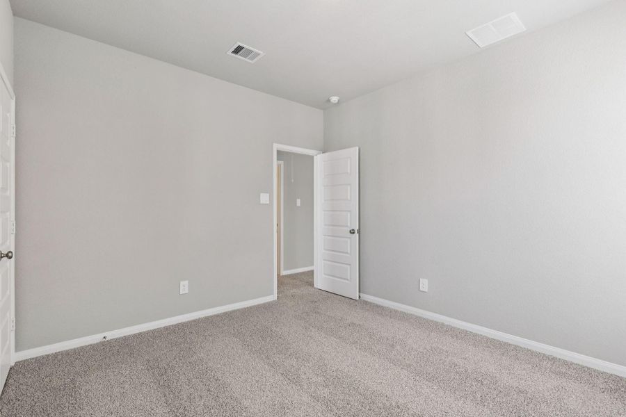 Spacious, unfurnished interior of a new home in Kemah Crossing - Luxe Series, Kemah (Image 27). Spacious, unfurnished interior of a new home in Kemah Crossing - Luxe Series, Kemah (Image 27).