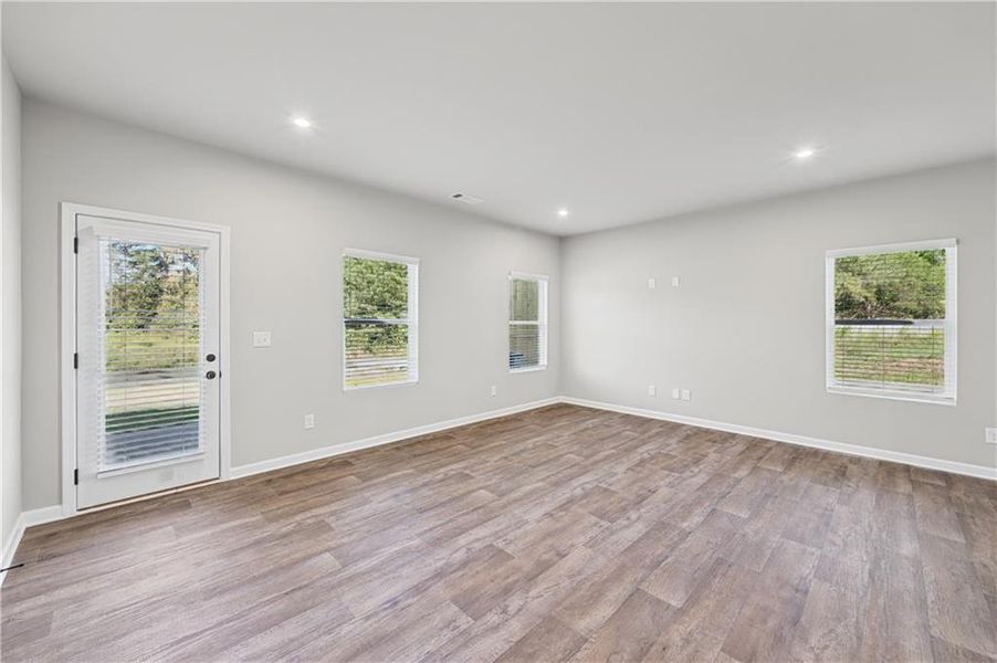 Spacious, unfurnished interior of a new home in Village Green, Adairsville (Image 9).