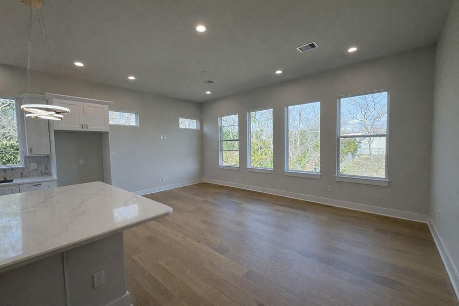 Spacious, unfurnished interior of a new home in , Houston (Image 25).