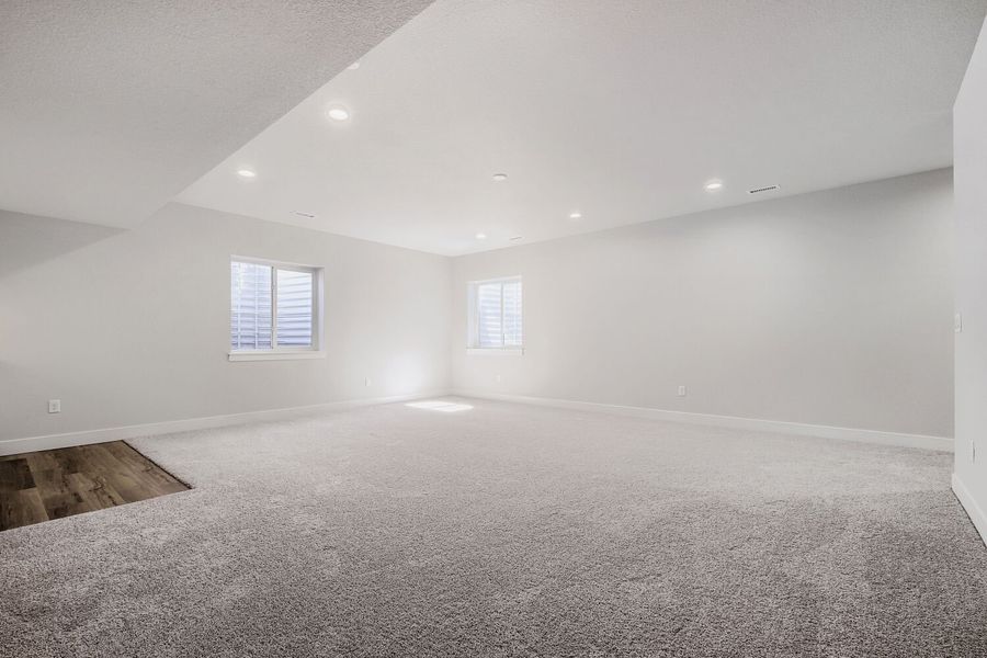 8688 Long Beach - Rec Room