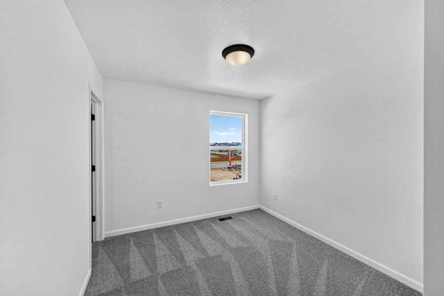 Spacious, unfurnished interior of a new home in Farmlore, Brighton (Image 16).