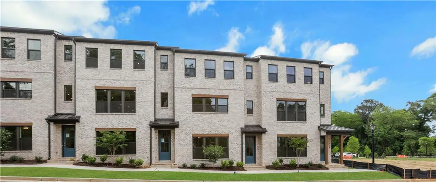Condo located in Roswell, GA showcasing its design and architecture (Image 2). Condo located in Roswell, GA showcasing its design and architecture (Image 2).