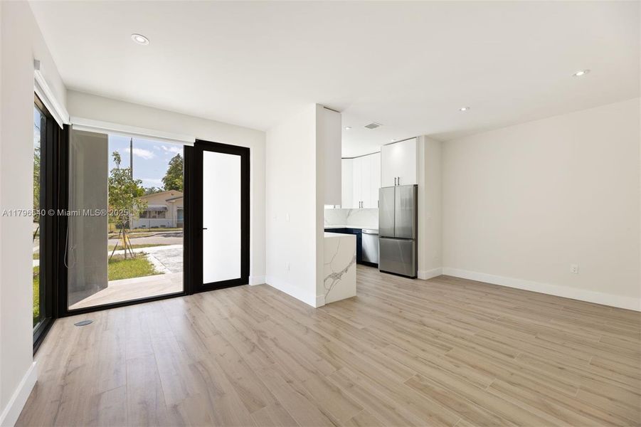 Spacious, unfurnished interior of a new home in , Miami (Image 23).