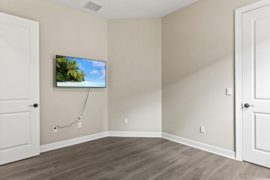 Image 32 of a home in .