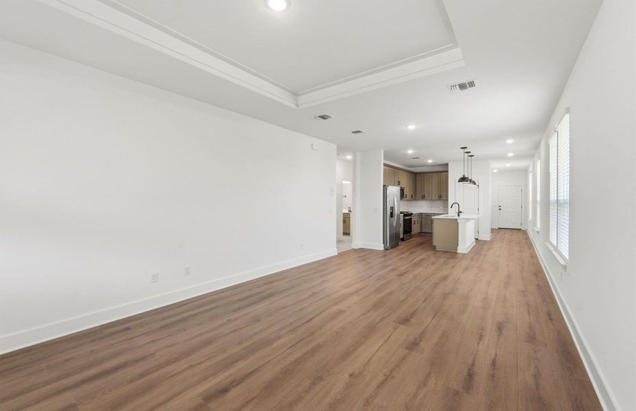 Spacious, unfurnished interior of a new home in Crosswinds, Kyle (Image 17).