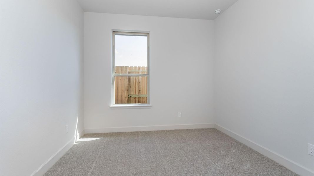 Spacious, unfurnished interior of a new home in Valencia, Manvel (Image 11).