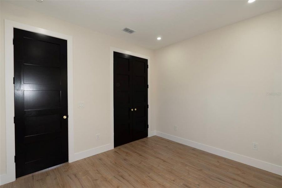 Spacious, unfurnished interior of a new home in , Tampa (Image 26).
