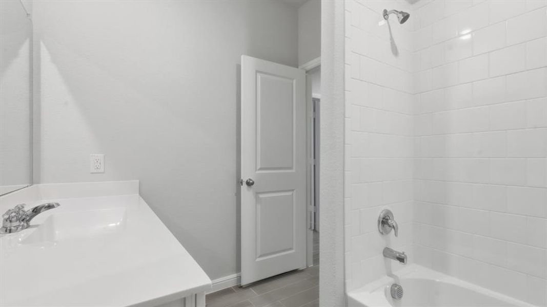 Furnished interior view inside a new home in Terra Trace, Fort Worth (Image 8). Furnished interior view inside a new home in Terra Trace, Fort Worth (Image 8).