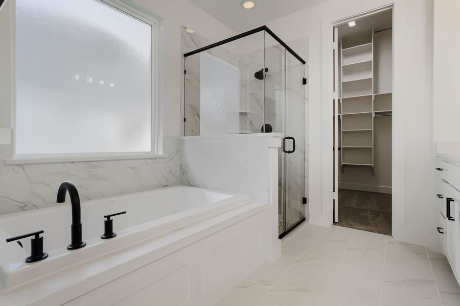 2617 Grinnel - Primary Bathroom 2617 Grinnel - Primary Bathroom