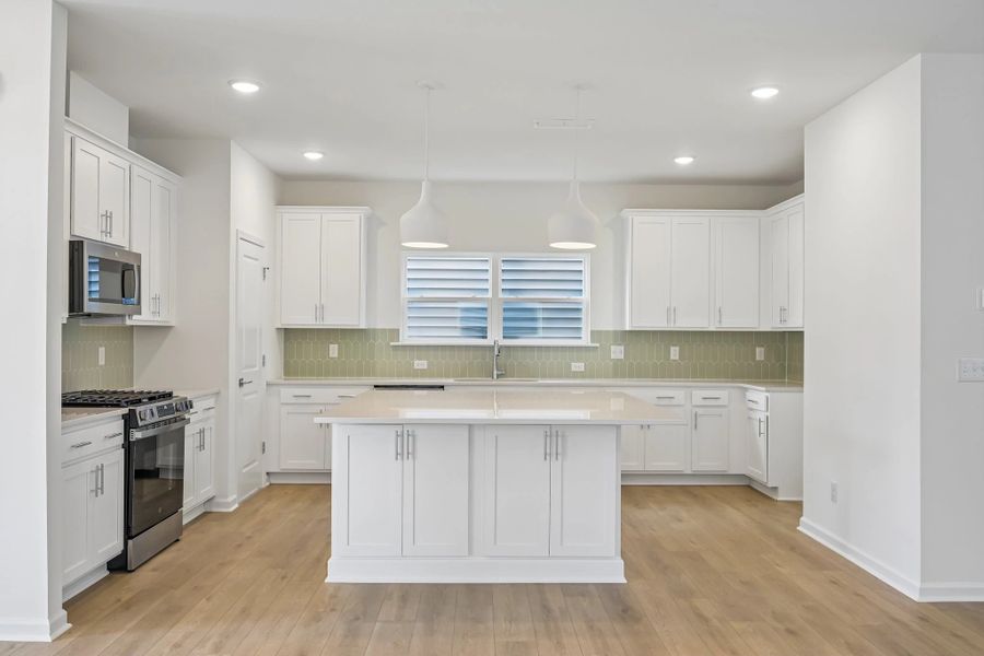 Representative images and renderings are for illustrative purposes. Actual structural options and design finishes of home may vary. Representative images and renderings are for illustrative purposes. Actual structural options and design finishes of home may vary.