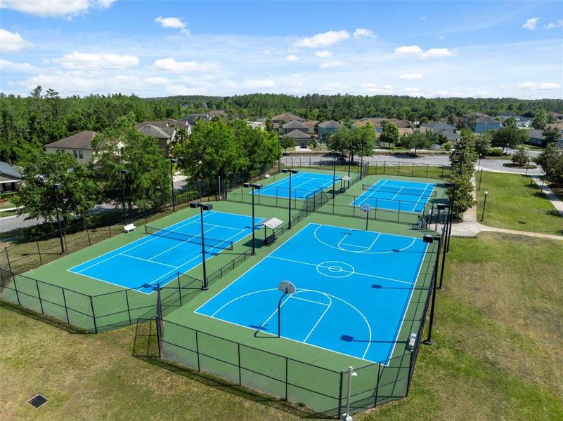 Community amenities in , Land O' Lakes (Image 23).