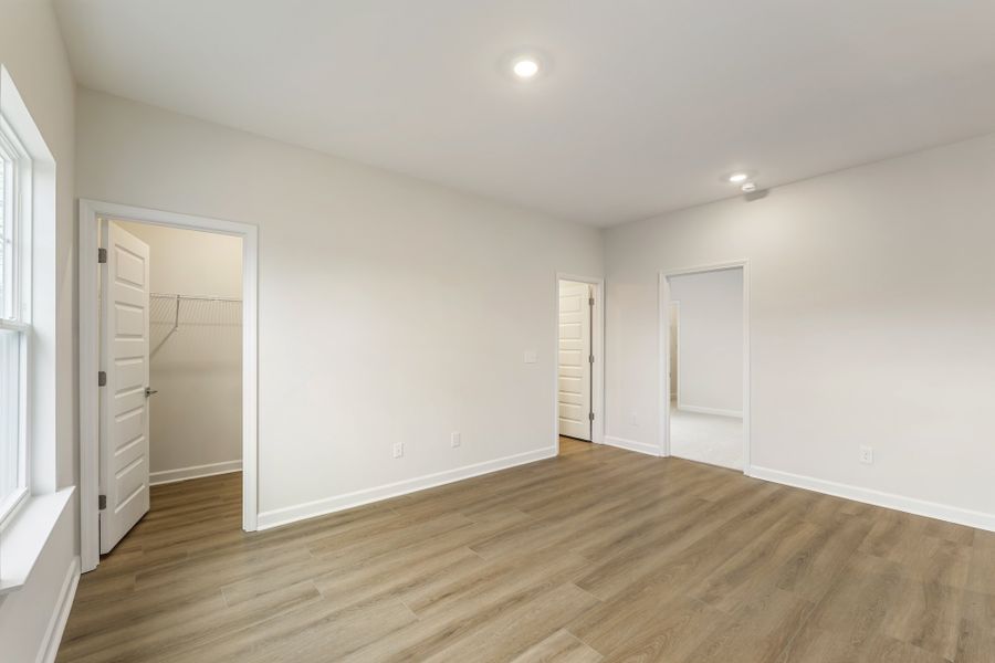 Spacious, unfurnished interior of a new home in Ridgecrest at Midway, Anderson (Image 35).