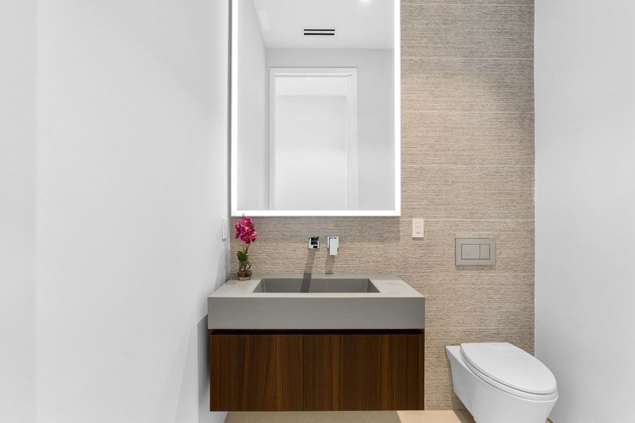 LG101353-MLS