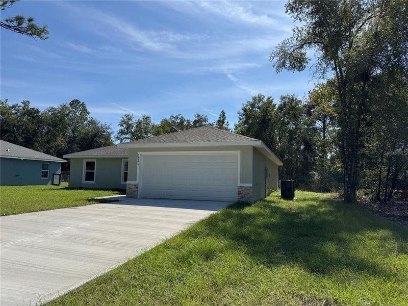 Exterior details and patio area of a home in , Ocala (Image 15). Exterior details and patio area of a home in , Ocala (Image 15).