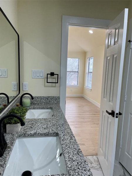 Furnished interior view inside a new home in , Corsicana (Image 15).