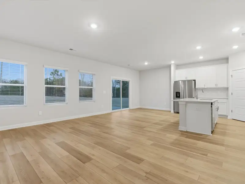 Spacious, unfurnished interior of a new home in Shiloh Valley, Piedmont (Image 11).