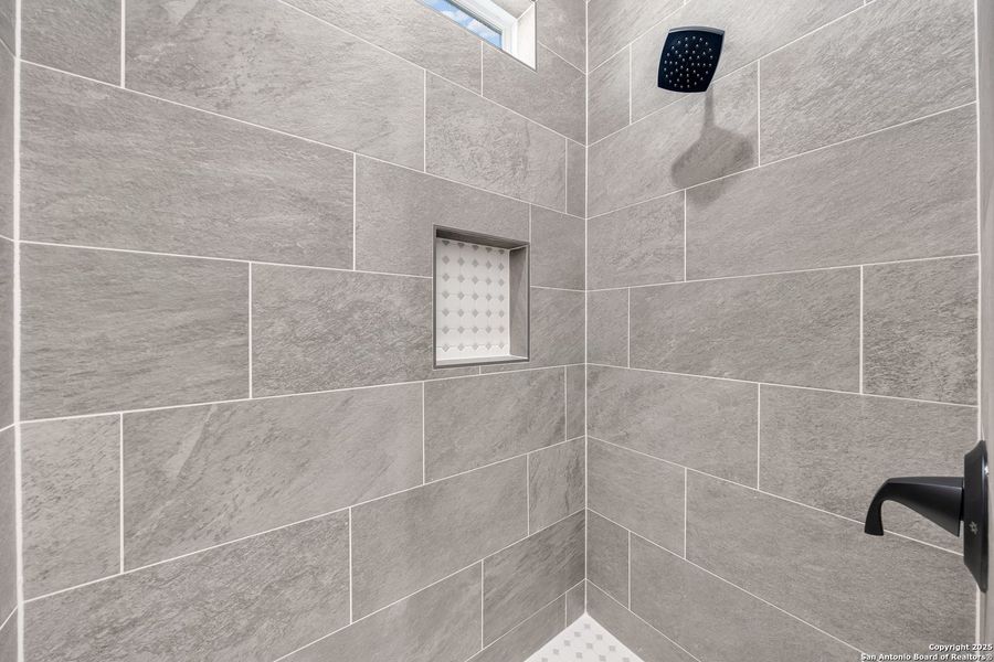 Close-up of interior finishes inside a home in , La Vernia (Image 17).