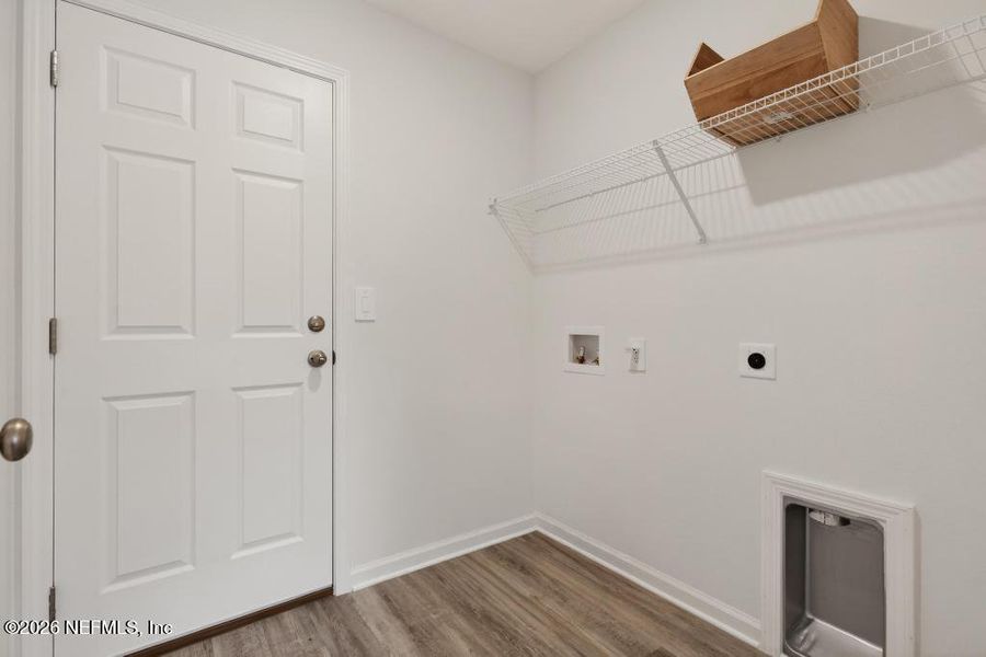 Spacious, unfurnished interior of a new home in , Jacksonville (Image 22).