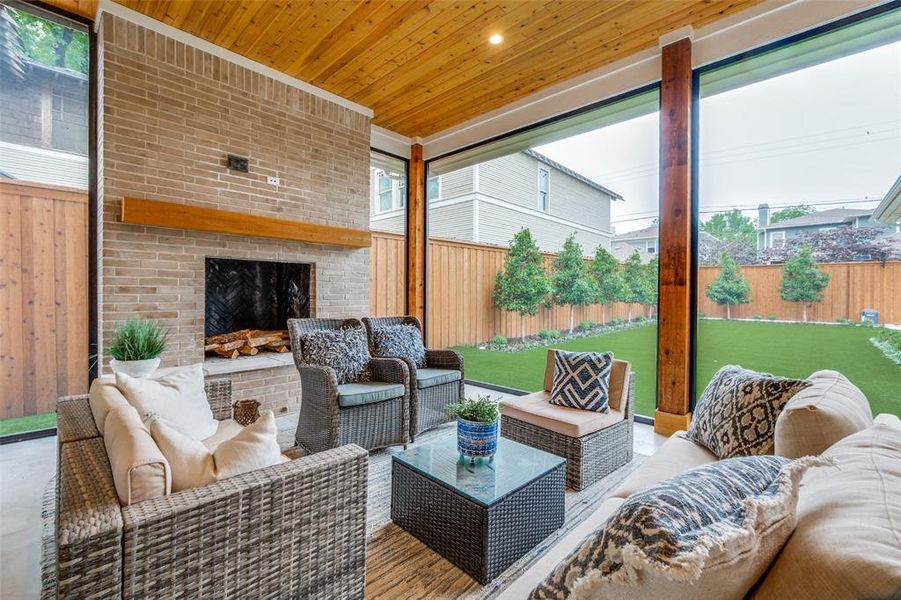 Furnished interior view inside a new home in , Dallas (Image 16). Furnished interior view inside a new home in , Dallas (Image 16).