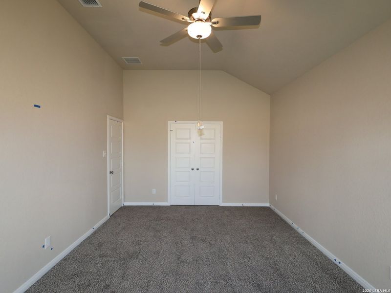 Spacious, unfurnished interior of a new home in Park Place, New Braunfels (Image 14).