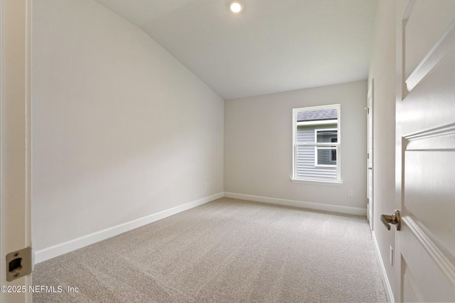 Spacious, unfurnished interior of a new home in Summerglen, Jacksonville (Image 8).