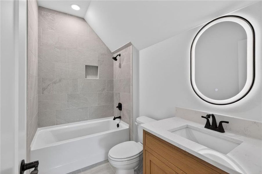 Furnished interior view inside a new home in , Dallas (Image 13).