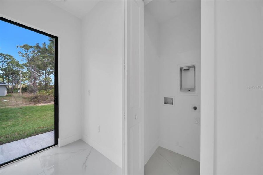 Spacious, unfurnished interior of a new home in , Lehigh Acres (Image 17).