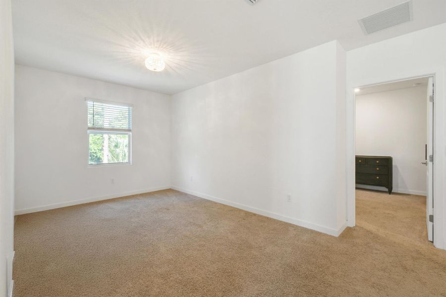 Spacious, unfurnished interior of a new home in Reserve at Jupiter, Jupiter (Image 66).