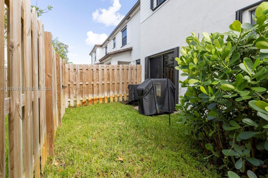 Exterior details and patio area of a home in , Pembroke Pines (Image 4). Exterior details and patio area of a home in , Pembroke Pines (Image 4).