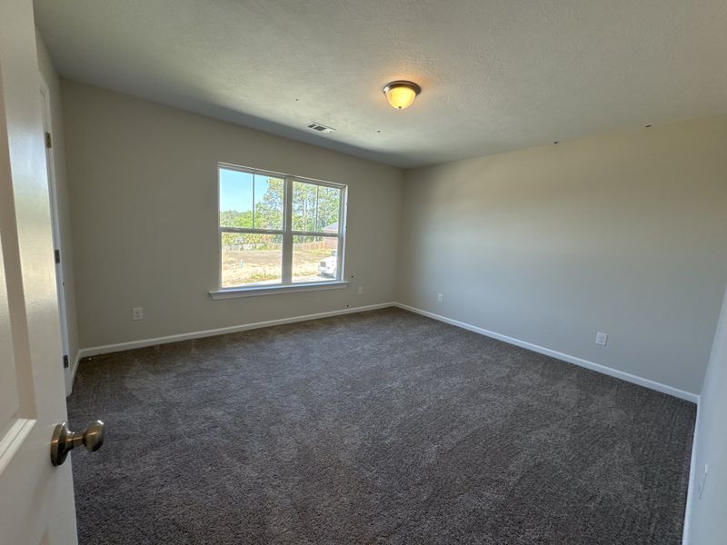 Spacious, unfurnished interior of a new home in Forrest Bluff, North Augusta (Image 30).
