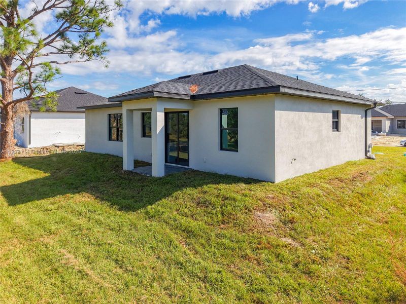 Exterior details and patio area of a home in , Lehigh Acres (Image 27).