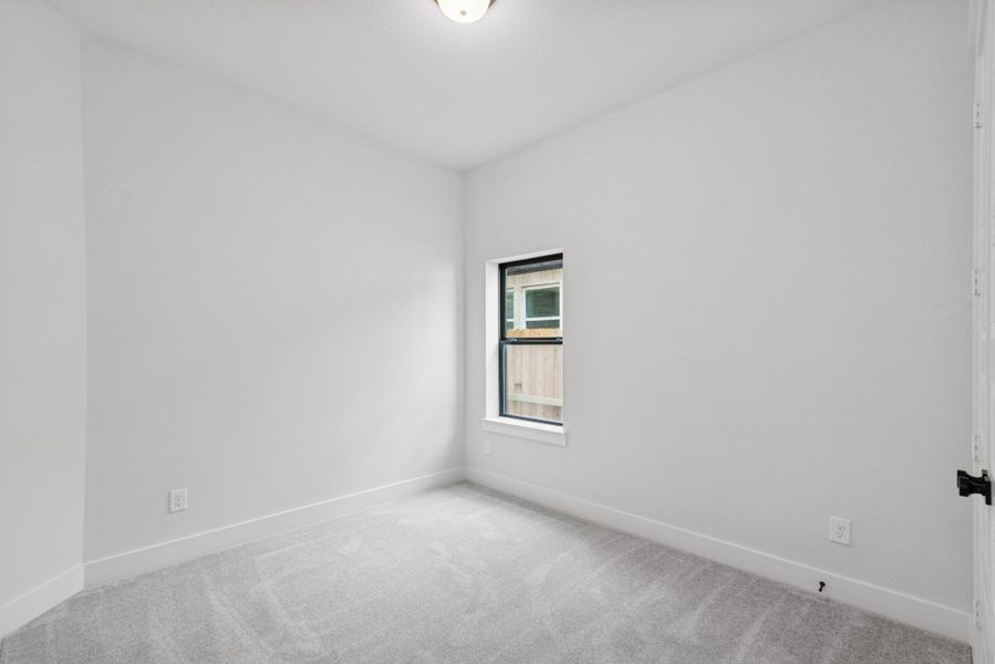 Spacious, unfurnished interior of a new home in The Highlands 40', Porter (Image 17).