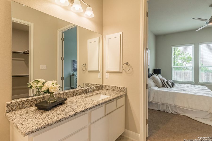 Furnished interior view inside a new home in Cibolo Crossing, Universal City (Image 31).