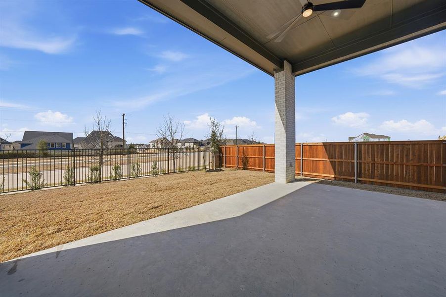 Exterior details and patio area of a home in , Prosper (Image 3).